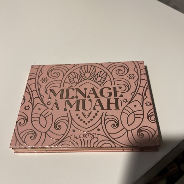 colourpop(カラーポップ)のColourpop パレット ménage amuah コスメ/美容のベースメイク/化粧品(アイシャドウ)の商品写真