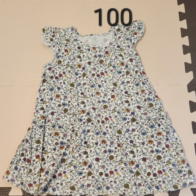 UNIQLO(ユニクロ)の子供服　100 キッズ/ベビー/マタニティのキッズ服女の子用(90cm~)(ワンピース)の商品写真