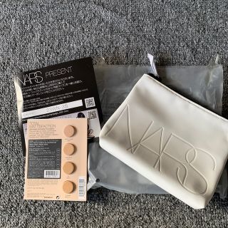 ナーズ(NARS)のNARS 化粧ポーチ　ファンデーション見本　クーポン(ポーチ)