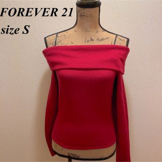 フォーエバートゥエンティーワン(FOREVER 21)の美品★FOEEVER21★オフショルダーセクシーレッドセーター★sizeS(ニット/セーター)