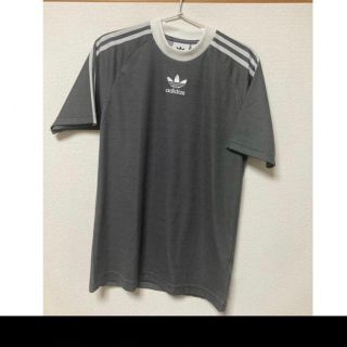 アディダス(adidas)のadidas Tシャツ(Tシャツ(半袖/袖なし))