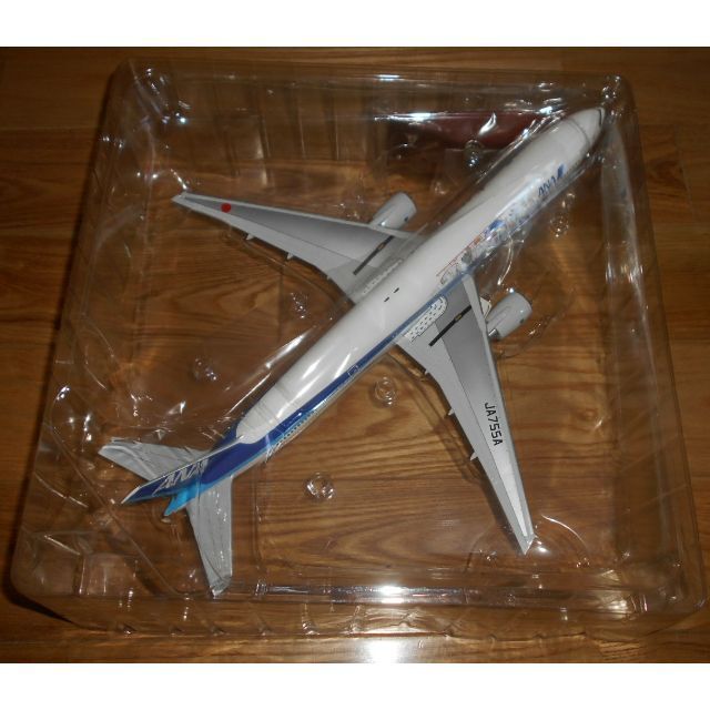 全日空商事 1/200 ANA B777-300　ガンダムジェット