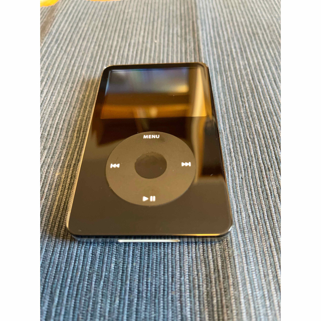 iPod(アイポッド)の【美品】iPod classic 第5世代 30GB ブラック スマホ/家電/カメラのオーディオ機器(ポータブルプレーヤー)の商品写真