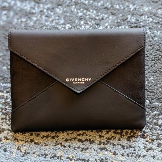 ジバンシィ(GIVENCHY)のGivenchy ジバンシィ ブラック エンベロープ ポーチ(ポーチ)