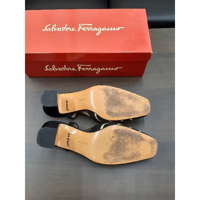 Salvatore Ferragamo(サルヴァトーレフェラガモ)のSalvatore  Ferragamo　サルバトーレフェラガモ　サンダル レディースの靴/シューズ(サンダル)の商品写真