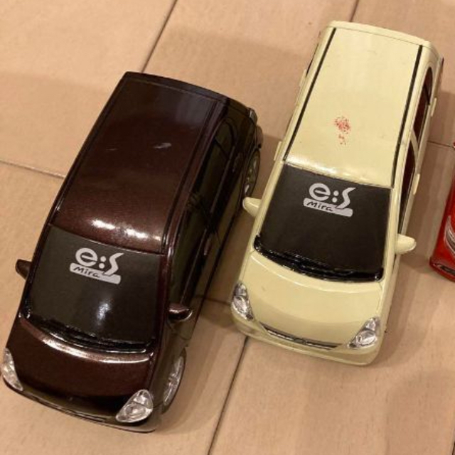 【非売品】mira e:s 2台 プルバックカー　セット エンタメ/ホビーのおもちゃ/ぬいぐるみ(ミニカー)の商品写真