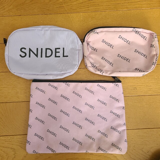 SNIDEL(スナイデル)のスナイデル　ポーチ レディースのファッション小物(ポーチ)の商品写真
