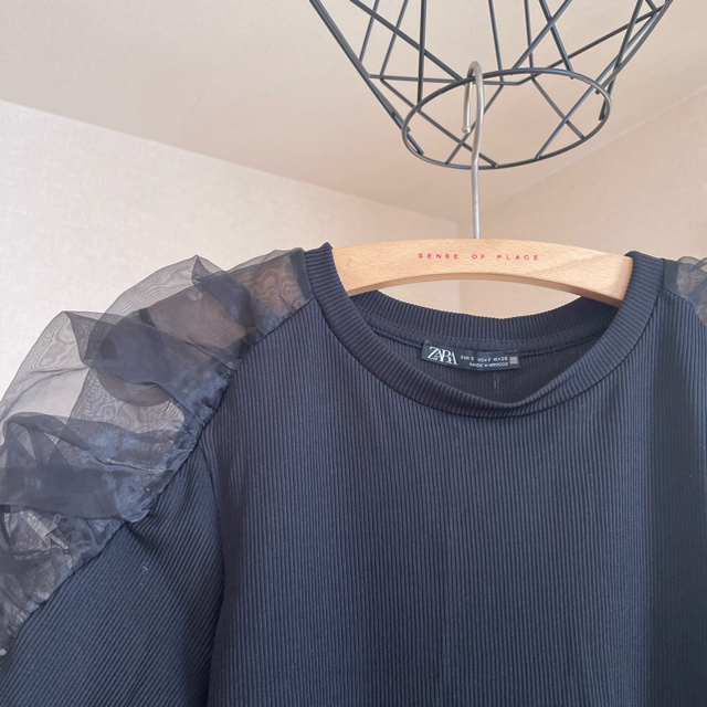 ZARA(ザラ)のZARA 黒　半袖　レース レディースのトップス(Tシャツ(半袖/袖なし))の商品写真