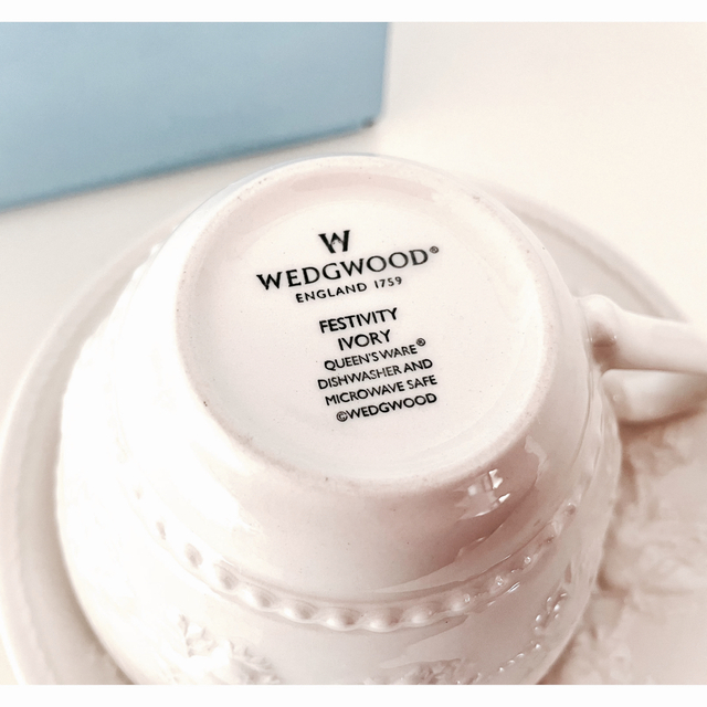 WEDGWOOD(ウェッジウッド)の【未使用】WEDGWOOD ウェッジウッド　コーヒーカップ&ソーサー　アイボリー インテリア/住まい/日用品のキッチン/食器(グラス/カップ)の商品写真