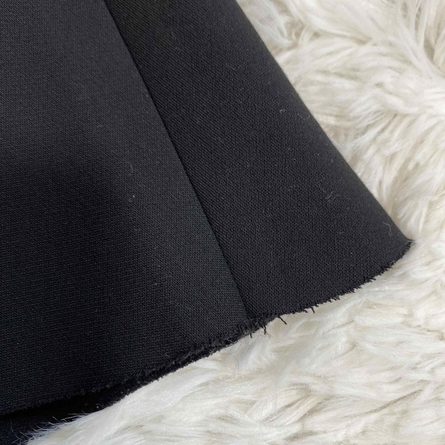 ZARA(ザラ)の☆ZARA ザラ フレアスカート ブラック カットオフ ベルト付 ストレッチ レディースのスカート(ひざ丈スカート)の商品写真