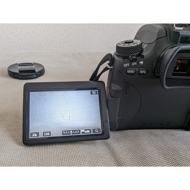 Canon(キヤノン)のCANON EOS 8000D 一眼レフ スマホ/家電/カメラのカメラ(デジタル一眼)の商品写真