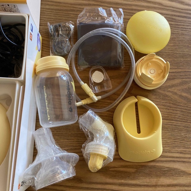 medela(メデラ)のメデラ　電動搾乳機　スイング キッズ/ベビー/マタニティの授乳/お食事用品(その他)の商品写真