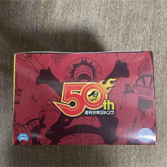 ONE PIECE(ワンピース)のルフィ　週刊少年ジャンプ　50th anniversary フィギュア エンタメ/ホビーのおもちゃ/ぬいぐるみ(キャラクターグッズ)の商品写真