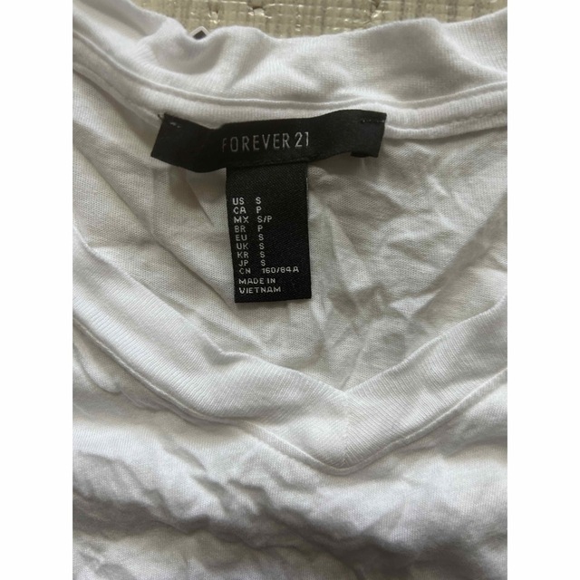 FOREVER 21(フォーエバートゥエンティーワン)のForever21 Tシャツ　白T レディースのトップス(Tシャツ(半袖/袖なし))の商品写真