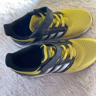 アディダス(adidas)のadidasスニーカー(スニーカー)