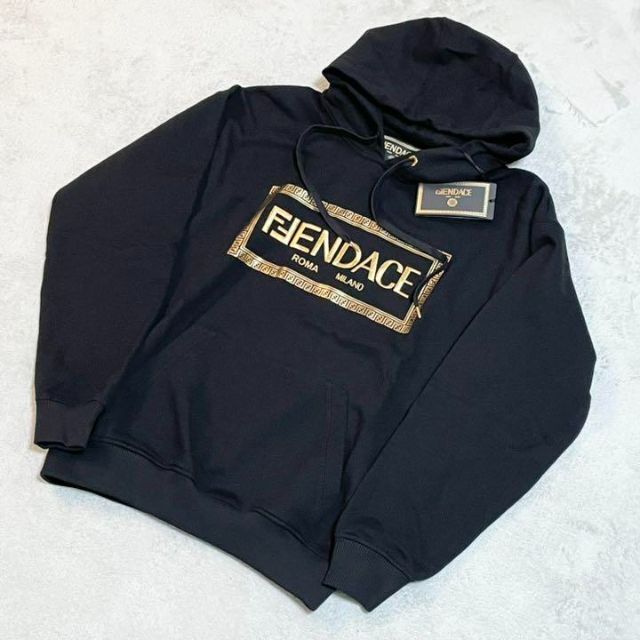 新品 FENDI - コラボ ロゴ柄 パーカー ブラック XS FENDACE 【新品未