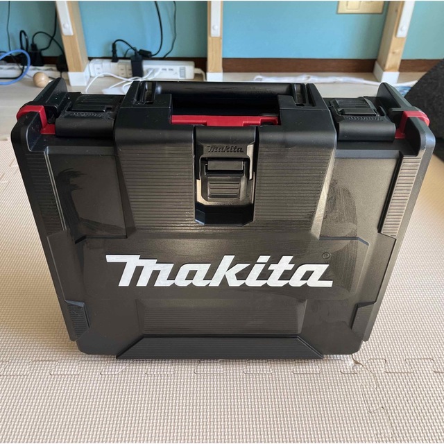Makita(マキタ)のマキタ　インパクト箱＋充電器付き 自動車/バイクのバイク(工具)の商品写真