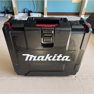 マキタ(Makita)のマキタ　インパクト箱＋充電器付き(工具)