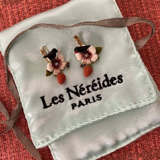 レネレイド(Les Nereides)のLes Nereides  レネレイド　小鳥と花とイチゴのピアス  ポーチ付き(ピアス)