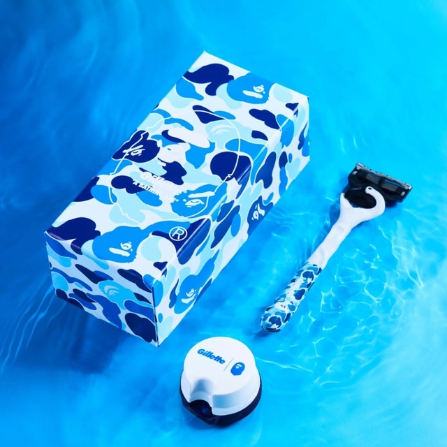 A BATHING APE(アベイシングエイプ)のBAPE × GILLETTE エイプ ジレット 髭剃り コスメ/美容のシェービング(カミソリ)の商品写真