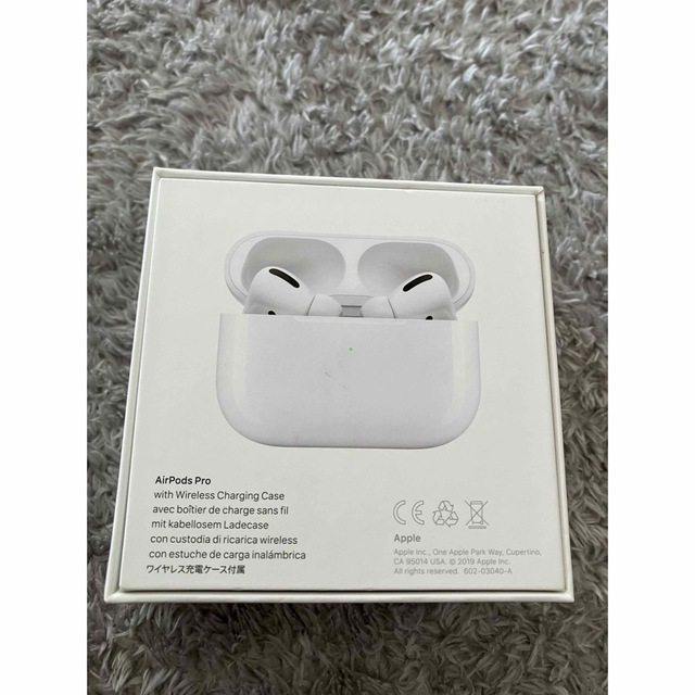 Apple(アップル)のAirPods Pro スマホ/家電/カメラのオーディオ機器(ヘッドフォン/イヤフォン)の商品写真