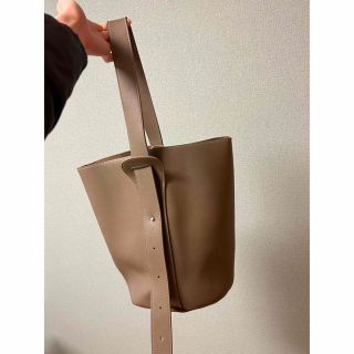 ザラ(ZARA)のバケツ型バッグ(ハンドバッグ)