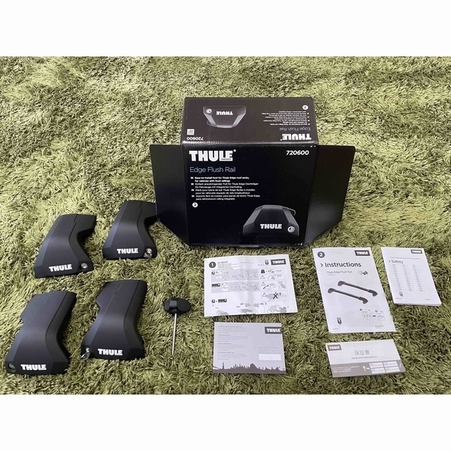 THULE(スーリー)のTHULE フット7206+ウイングバーエッジ 7213B×2本+キット6010 自動車/バイクの自動車(車外アクセサリ)の商品写真