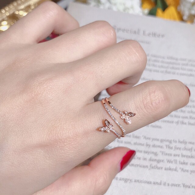 蝶々モチーフ　天然ダイヤモンド付きリングk18 レディースのアクセサリー(リング(指輪))の商品写真