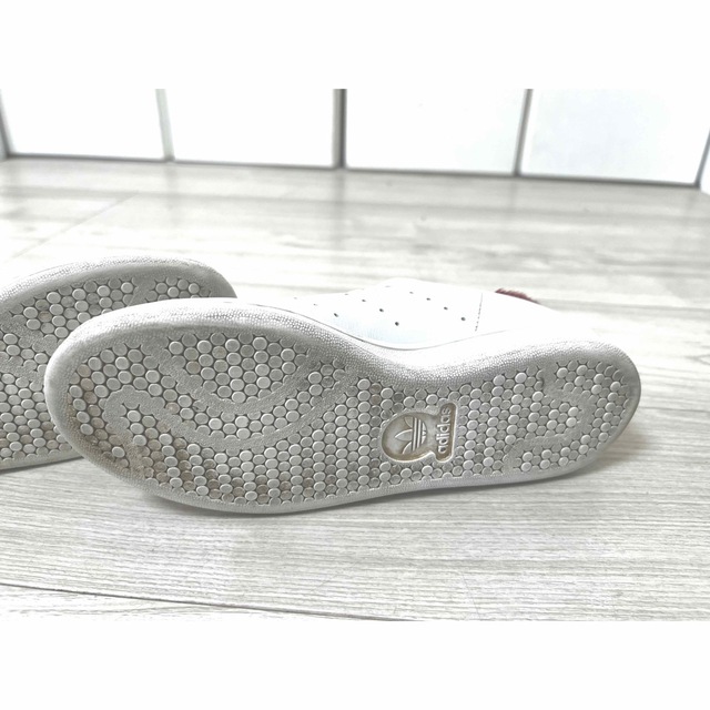 adidas(アディダス)のadidas stansmith アディダススタンスミス22cm キッズ/ベビー/マタニティのキッズ靴/シューズ(15cm~)(スニーカー)の商品写真