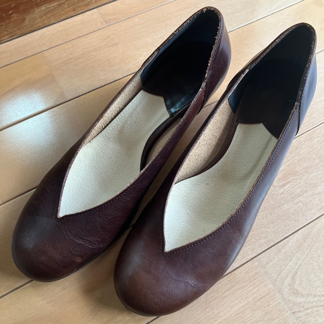 39 ロイヤルバーニッシュ　パンプス　ブラウン レディースの靴/シューズ(ハイヒール/パンプス)の商品写真