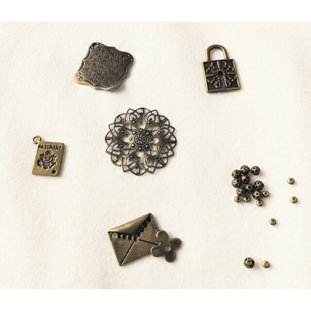 アンティークゴールド  メタルチャーム ハンドメイドの素材/材料(各種パーツ)の商品写真