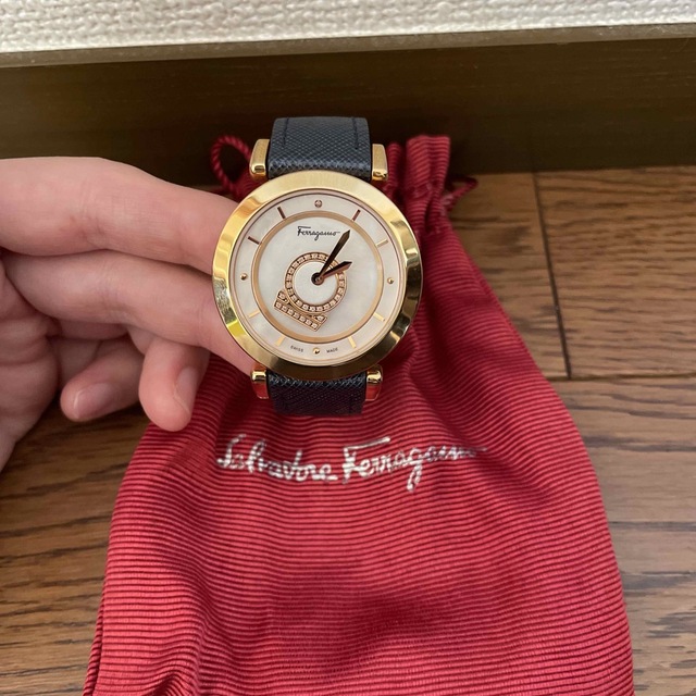 Salvatore Ferragamo(サルヴァトーレフェラガモ)のフェラガモ  腕時計 レディースのファッション小物(腕時計)の商品写真