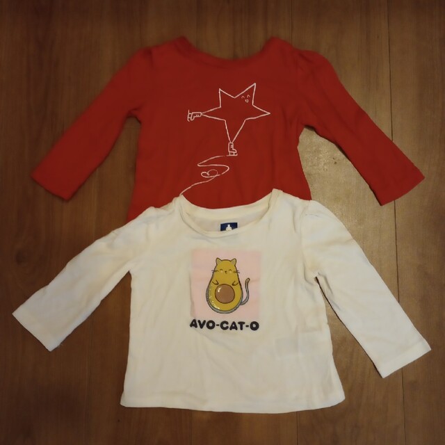 babyGAP(ベビーギャップ)のBabyGAP 長袖Tシャツ 80cm 2枚セット キッズ/ベビー/マタニティのベビー服(~85cm)(Ｔシャツ)の商品写真