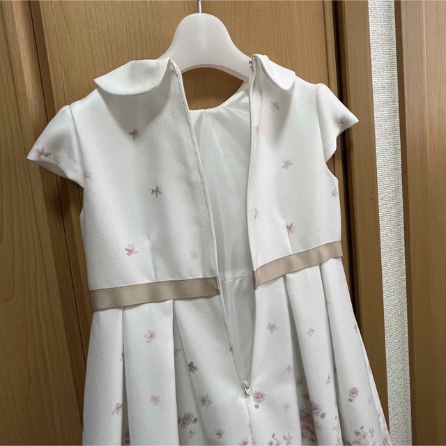 petit main(プティマイン)のpetit main花柄ワンピース キッズ/ベビー/マタニティのキッズ服女の子用(90cm~)(ワンピース)の商品写真