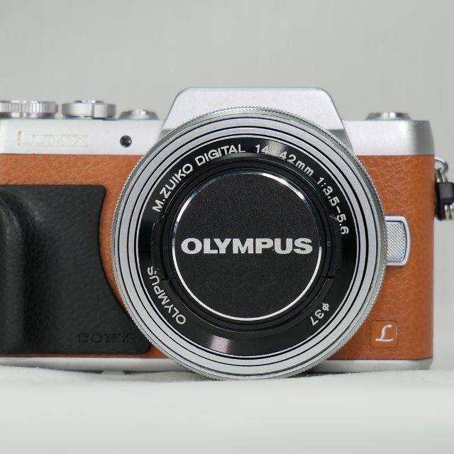 OLYMPUS(オリンパス)のOLYMPUS 電動パンケーキレンズ M.ZUIKO 14-42mm  スマホ/家電/カメラのカメラ(レンズ(ズーム))の商品写真