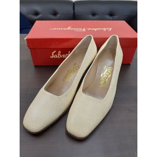 サルヴァトーレフェラガモ(Salvatore Ferragamo)のSalvatore  Ferragamo　サルバトーレフェラガモ　パンプス(ハイヒール/パンプス)