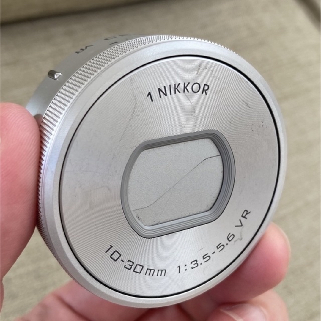 Nikon(ニコン)のNikon 1 NIKKOR 30-110 シルバー スマホ/家電/カメラのカメラ(ミラーレス一眼)の商品写真