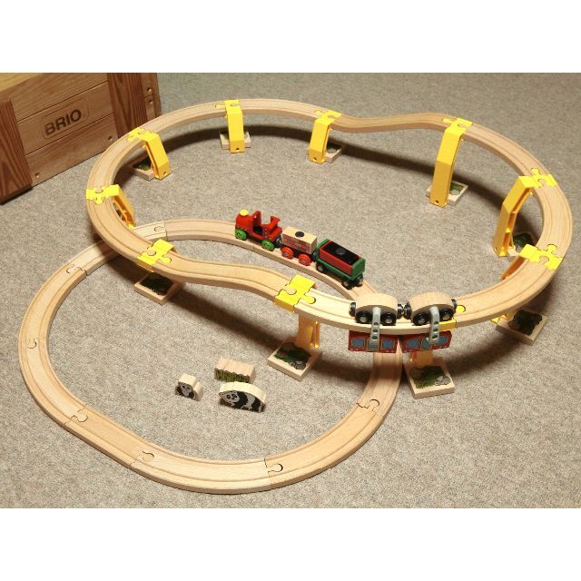 BRIO(ブリオ)のBRIO ブリオ スカイトレイン レールセット 木箱付 エンタメ/ホビーのおもちゃ/ぬいぐるみ(鉄道模型)の商品写真