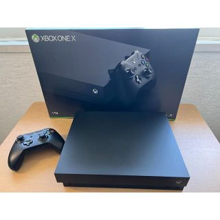 エックスボックス(Xbox)の【中古】XBOX ONE X　本体(家庭用ゲーム機本体)