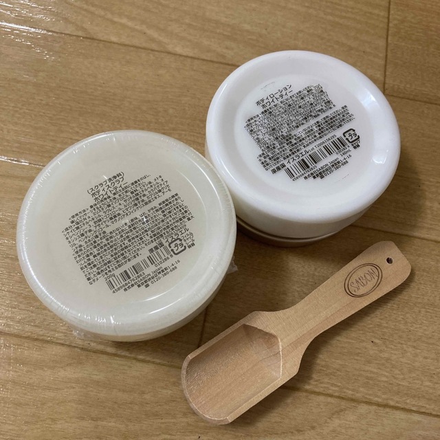 SABON(サボン)のサボン☆SABON★新品未使用☆スクラブ★ローション☆ホワイトティー★新品未使用 コスメ/美容のボディケア(ボディローション/ミルク)の商品写真