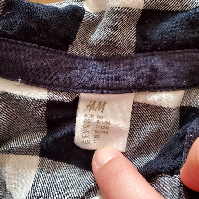 H&M(エイチアンドエム)のH&M　チェックシャツワンピース キッズ/ベビー/マタニティのベビー服(~85cm)(ワンピース)の商品写真
