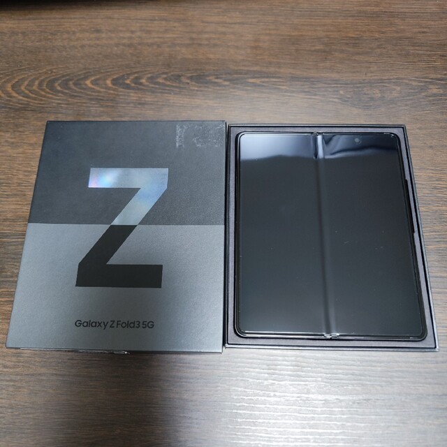 Galaxy(ギャラクシー)のGALAXY Z Fold 3 5g スマホ/家電/カメラのスマートフォン/携帯電話(スマートフォン本体)の商品写真