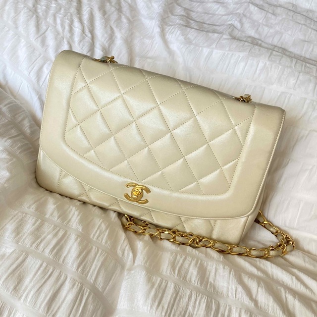 正規品 CHANEL シャネル ココマーク ダイアナフラップ マトラッセ