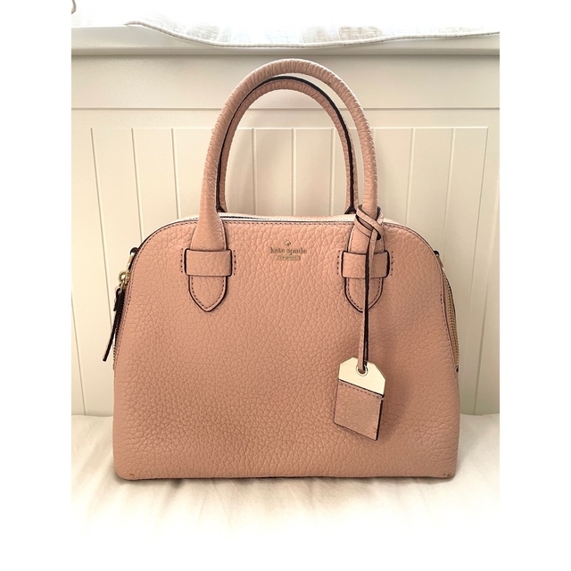 レディースKate spade バック　淡いピンク　革　2way ショルダーストラップ付き