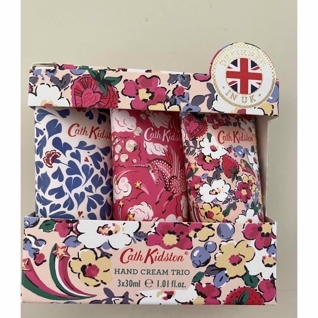 Cath Kidston(キャスキッドソン)のjunjun007様専用　キャスキッドソン　新品未開封 コスメ/美容のボディケア(ハンドクリーム)の商品写真