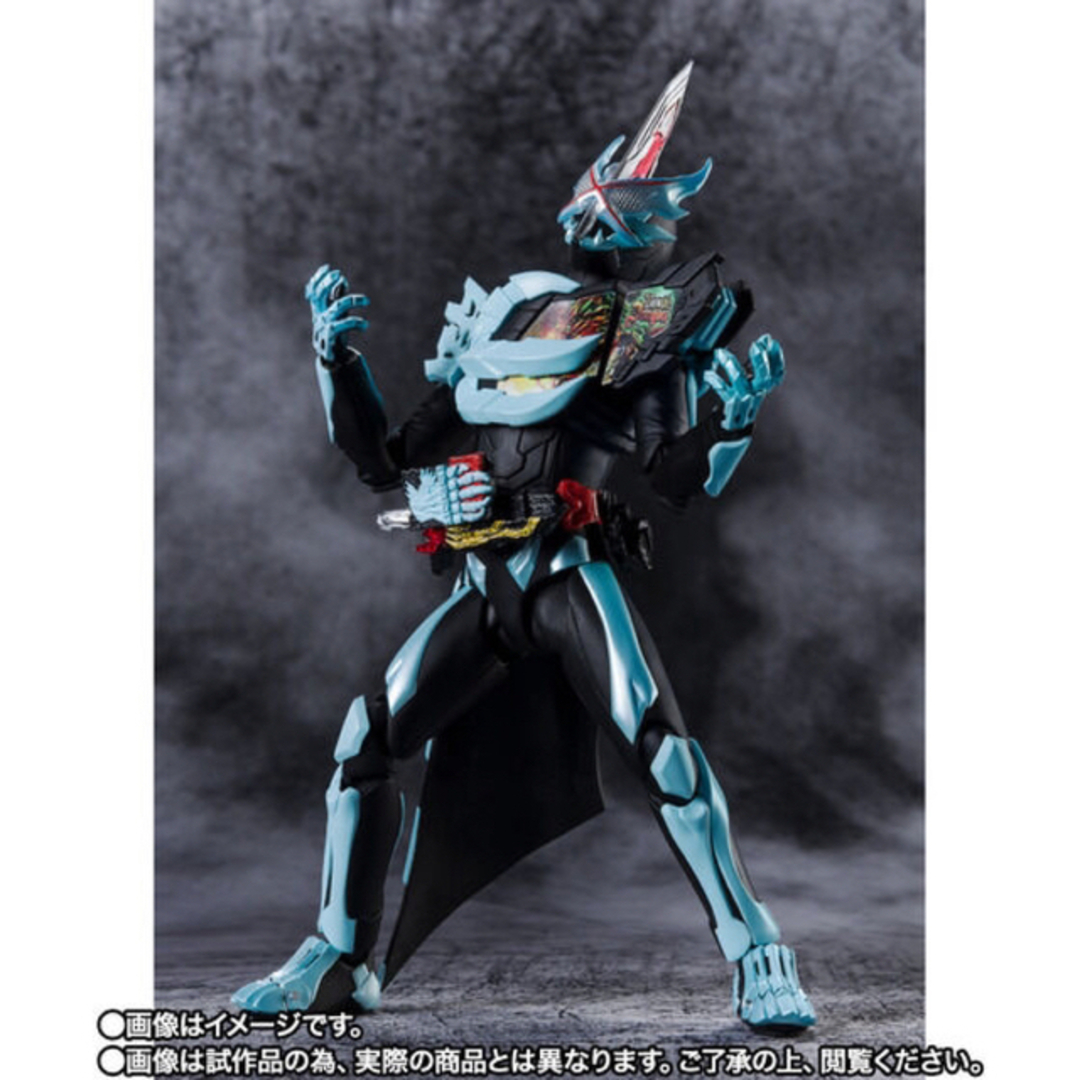BANDAI - 特別開催　S.H.Figuarts 仮面ライダーセイバー プリミティブドラゴン