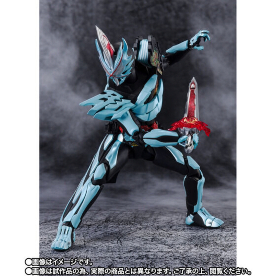 BANDAI - 特別開催　S.H.Figuarts 仮面ライダーセイバー プリミティブドラゴン