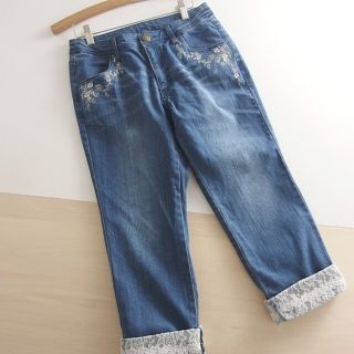 アクシーズファム(axes femme)の春夏　●アクシーズファム●　レース使いクロップドデニムパンツ　M　♪　匿名配送(クロップドパンツ)