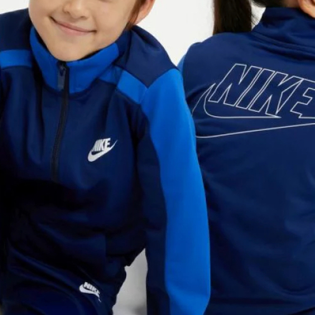 NIKE(ナイキ)の新品 NIKE ジャージ 上下セット セットアップ 130-140cm ブルー キッズ/ベビー/マタニティのキッズ服男の子用(90cm~)(その他)の商品写真