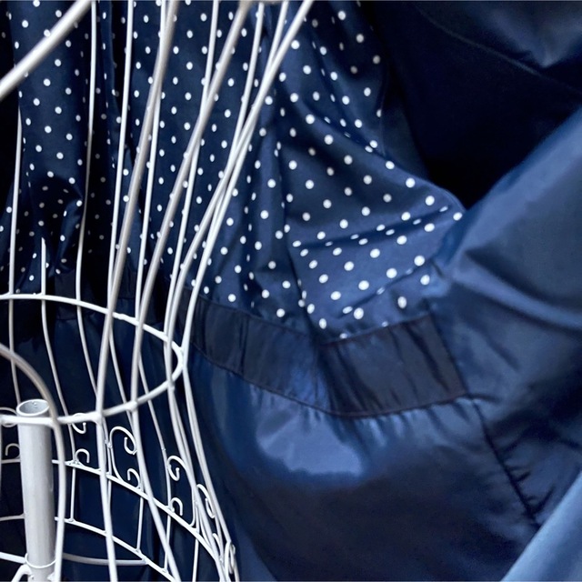 トレンチコート　ブルー　レディース　メタリック レディースのジャケット/アウター(トレンチコート)の商品写真